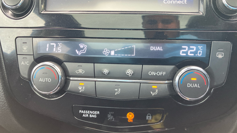 Nissan Qashqai 1.2 DiG-T Acenta Premium 5dr Petrol Hatchback